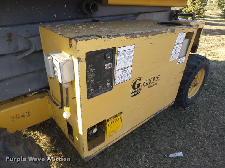 image for item DA0580 1995 Grove SM3884 scissor lift