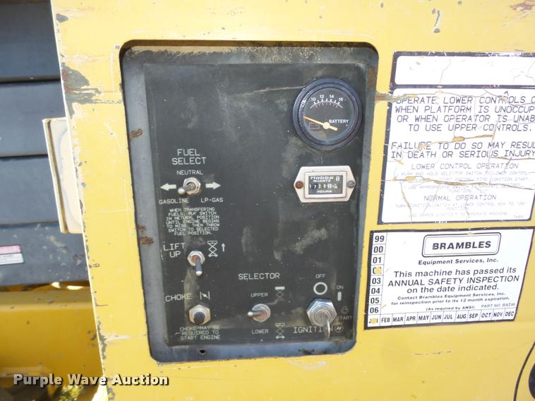 image for item DA0580 1995 Grove SM3884 scissor lift