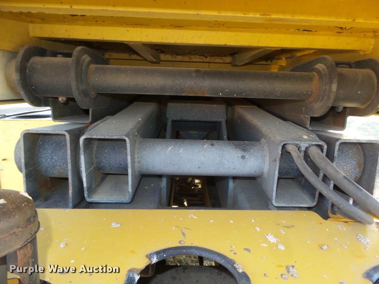 image for item DA0580 1995 Grove SM3884 scissor lift