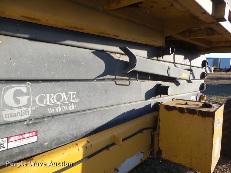 image for item DA0580 1995 Grove SM3884 scissor lift