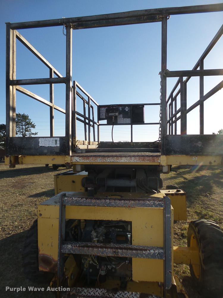 image for item DA0580 1995 Grove SM3884 scissor lift
