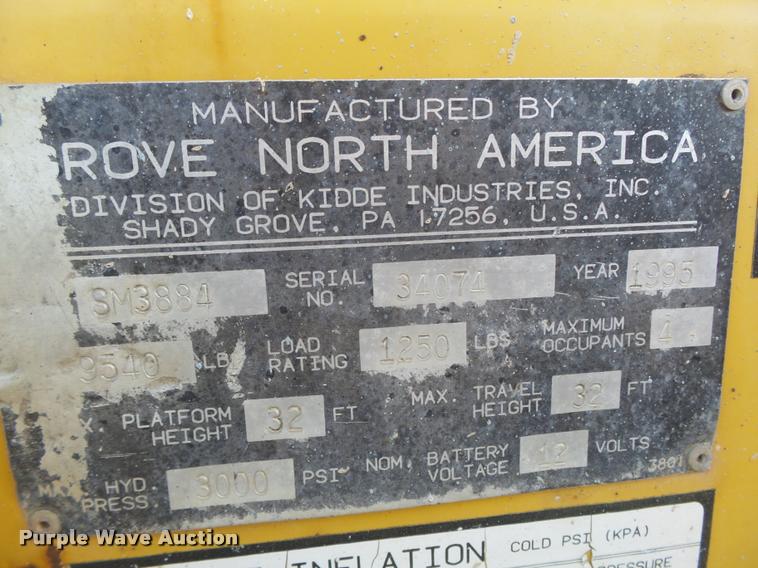 image for item DA0580 1995 Grove SM3884 scissor lift