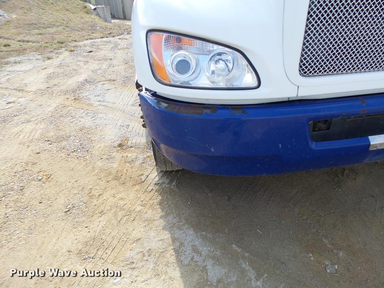 image for item DA3340 2010 Kenworth T370 flatbed truck