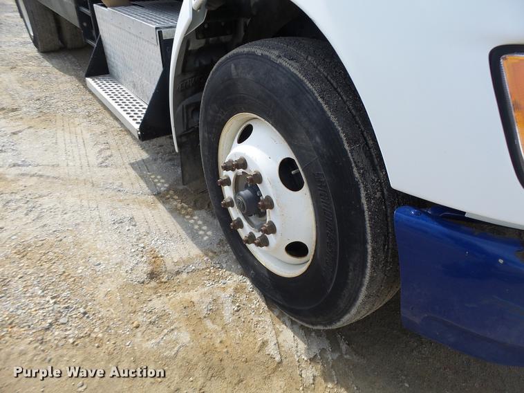 image for item DA3340 2010 Kenworth T370 flatbed truck