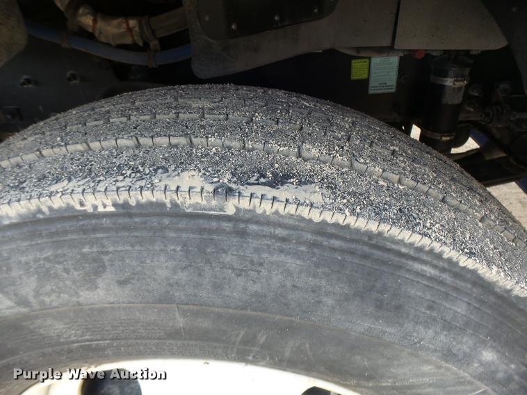 image for item DA3340 2010 Kenworth T370 flatbed truck