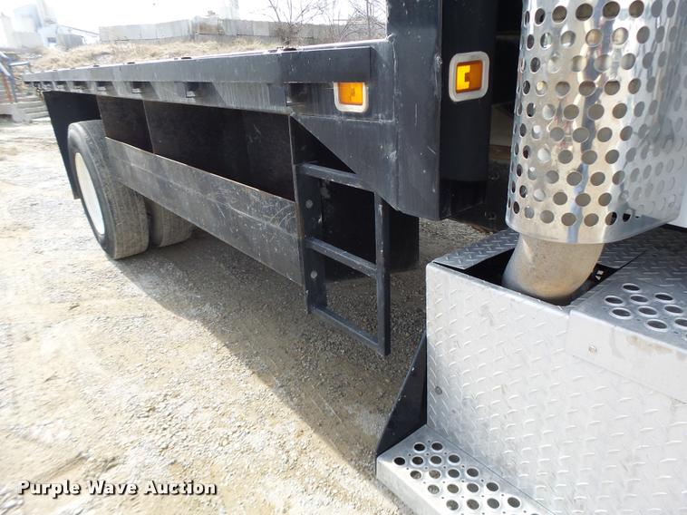image for item DA3340 2010 Kenworth T370 flatbed truck