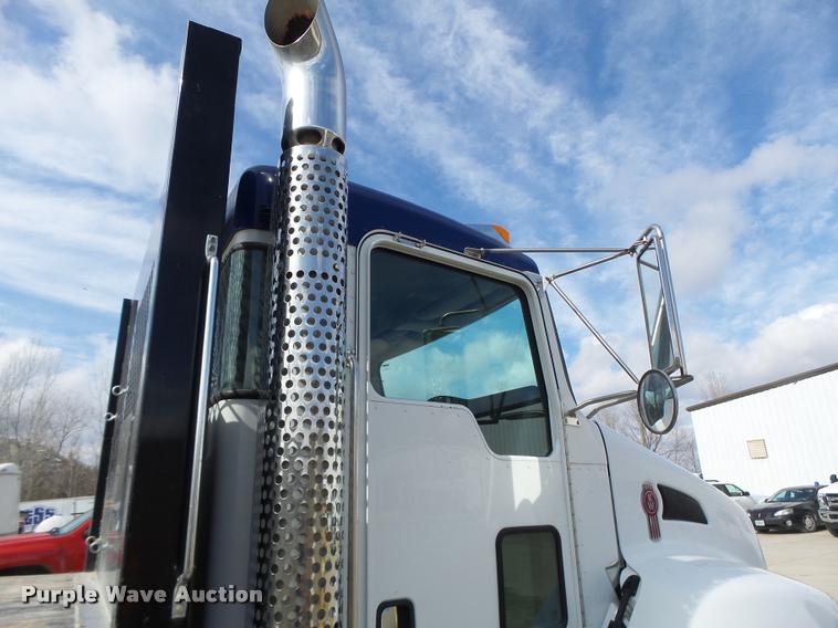 image for item DA3340 2010 Kenworth T370 flatbed truck