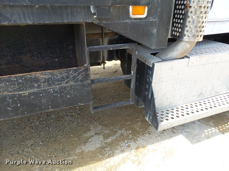 image for item DA3340 2010 Kenworth T370 flatbed truck