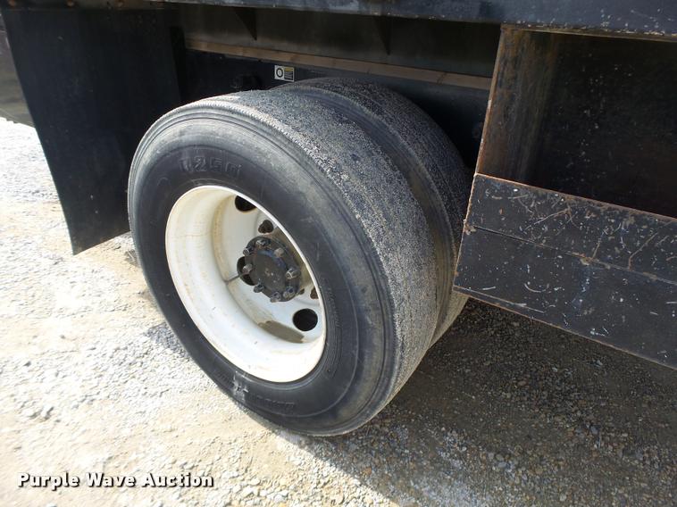 image for item DA3340 2010 Kenworth T370 flatbed truck