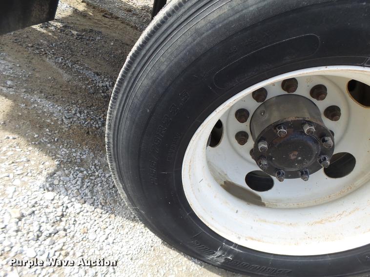 image for item DA3340 2010 Kenworth T370 flatbed truck