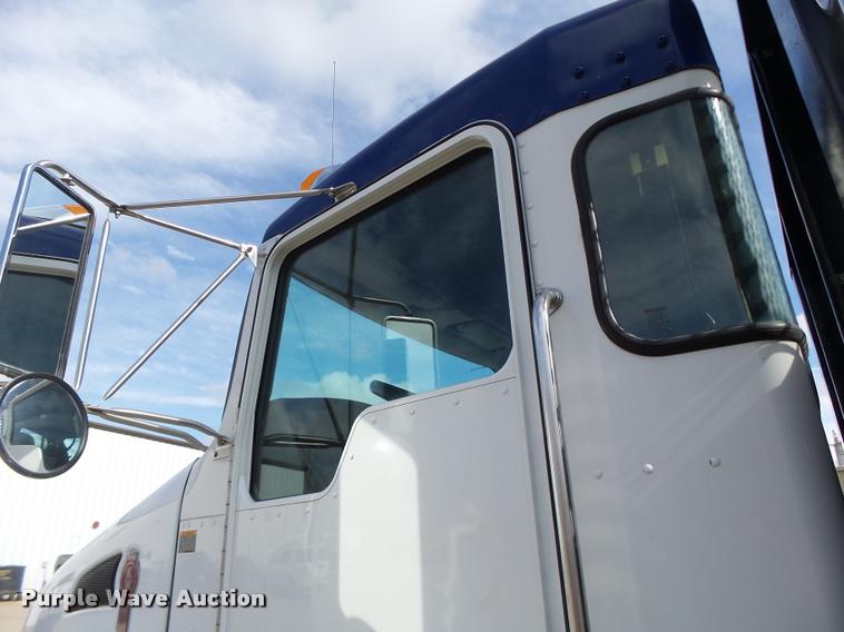 image for item DA3340 2010 Kenworth T370 flatbed truck