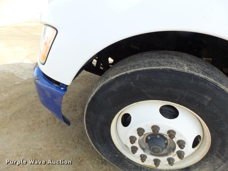 image for item DA3340 2010 Kenworth T370 flatbed truck