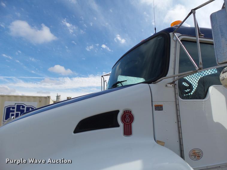 image for item DA3340 2010 Kenworth T370 flatbed truck