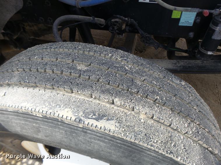 image for item DA3340 2010 Kenworth T370 flatbed truck