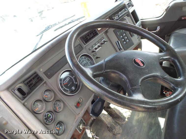 image for item DA3340 2010 Kenworth T370 flatbed truck