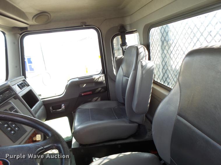 image for item DA3340 2010 Kenworth T370 flatbed truck