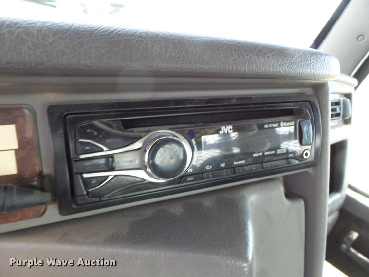 image for item DA3340 2010 Kenworth T370 flatbed truck