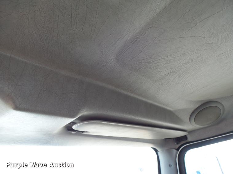 image for item DA3340 2010 Kenworth T370 flatbed truck