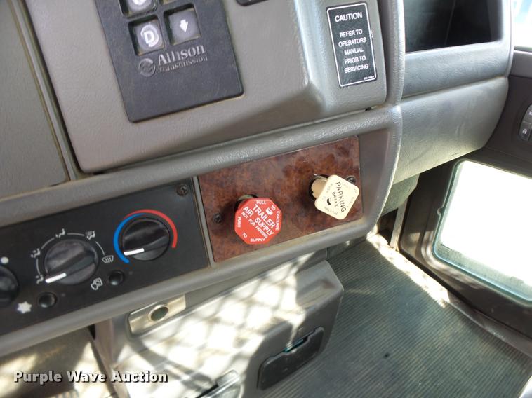 image for item DA3340 2010 Kenworth T370 flatbed truck