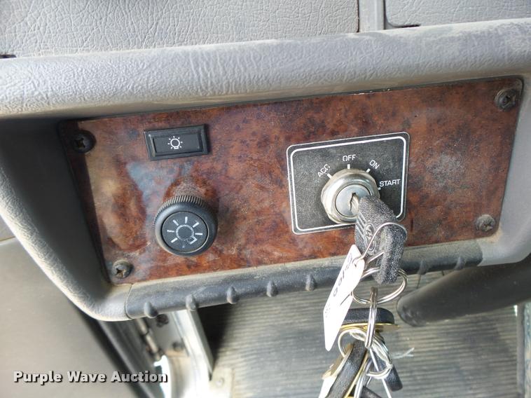 image for item DA3340 2010 Kenworth T370 flatbed truck