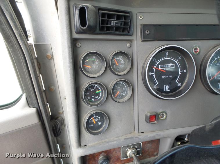 image for item DA3340 2010 Kenworth T370 flatbed truck