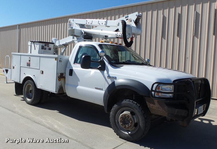 image for item DA3344 2007 Ford F550 bucket truck