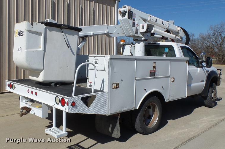 image for item DA3344 2007 Ford F550 bucket truck