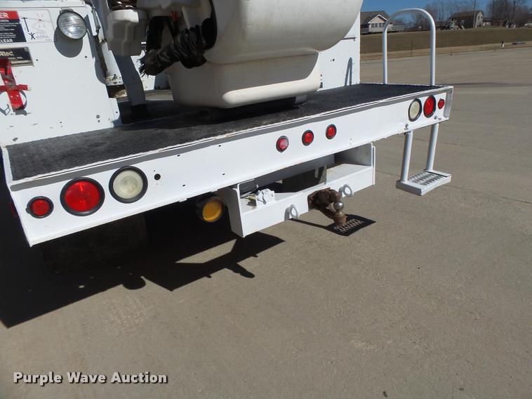 image for item DA3344 2007 Ford F550 bucket truck