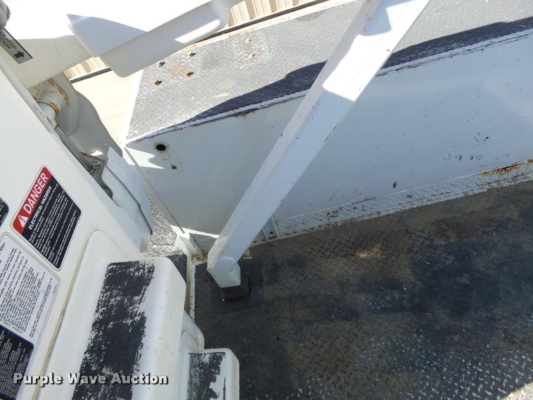 image for item DA3344 2007 Ford F550 bucket truck