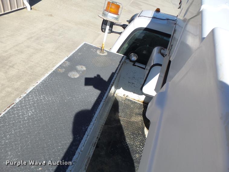 image for item DA3344 2007 Ford F550 bucket truck