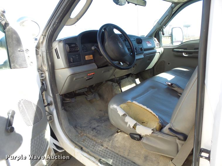 image for item DA3344 2007 Ford F550 bucket truck