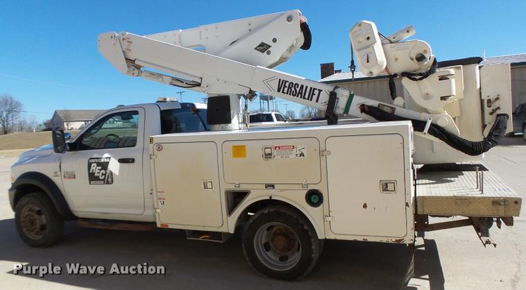 image for item DA3345 2011 Dodge Ram 5500 bucket truck