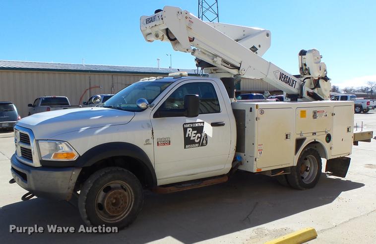 image for item DA3345 2011 Dodge Ram 5500 bucket truck