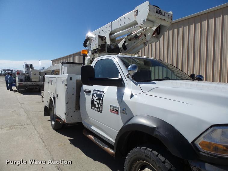 image for item DA3345 2011 Dodge Ram 5500 bucket truck