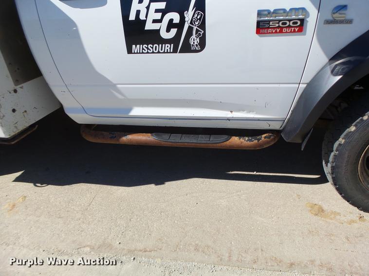 image for item DA3345 2011 Dodge Ram 5500 bucket truck