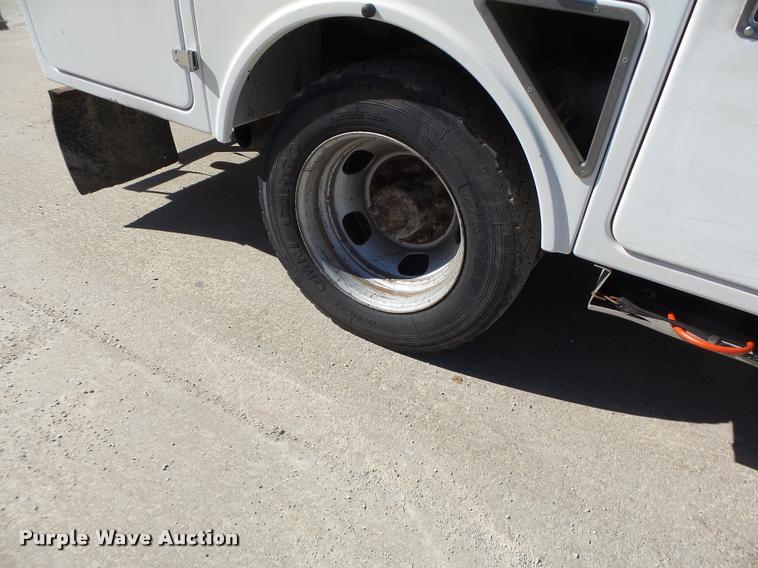 image for item DA3345 2011 Dodge Ram 5500 bucket truck