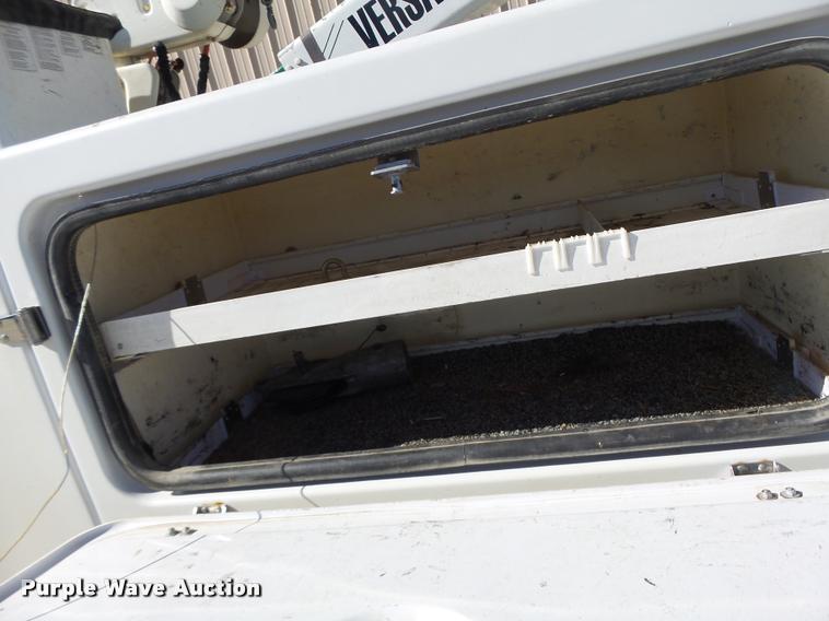 image for item DA3345 2011 Dodge Ram 5500 bucket truck