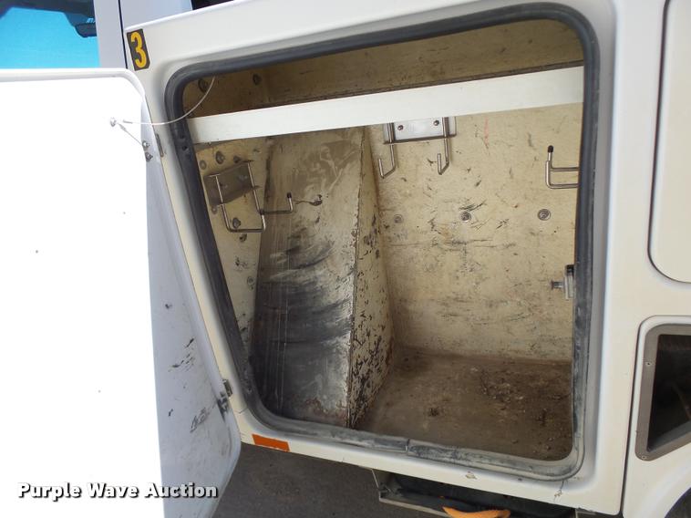 image for item DA3345 2011 Dodge Ram 5500 bucket truck