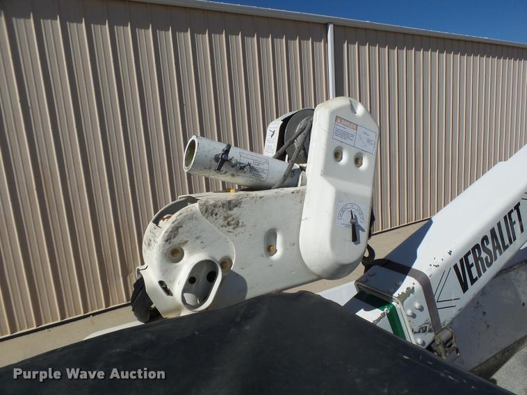 image for item DA3345 2011 Dodge Ram 5500 bucket truck