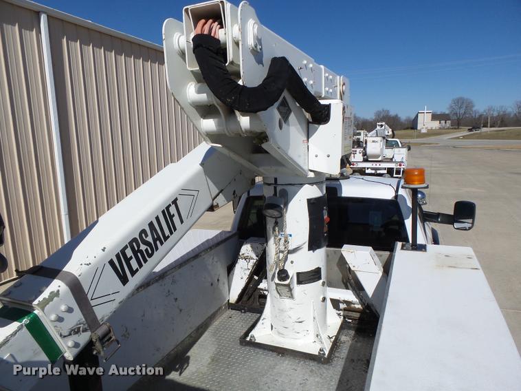 image for item DA3345 2011 Dodge Ram 5500 bucket truck