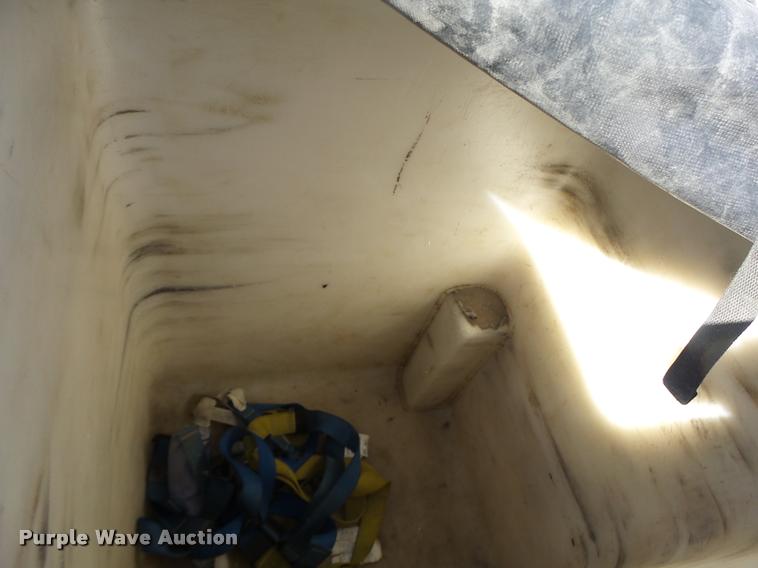 image for item DA3345 2011 Dodge Ram 5500 bucket truck