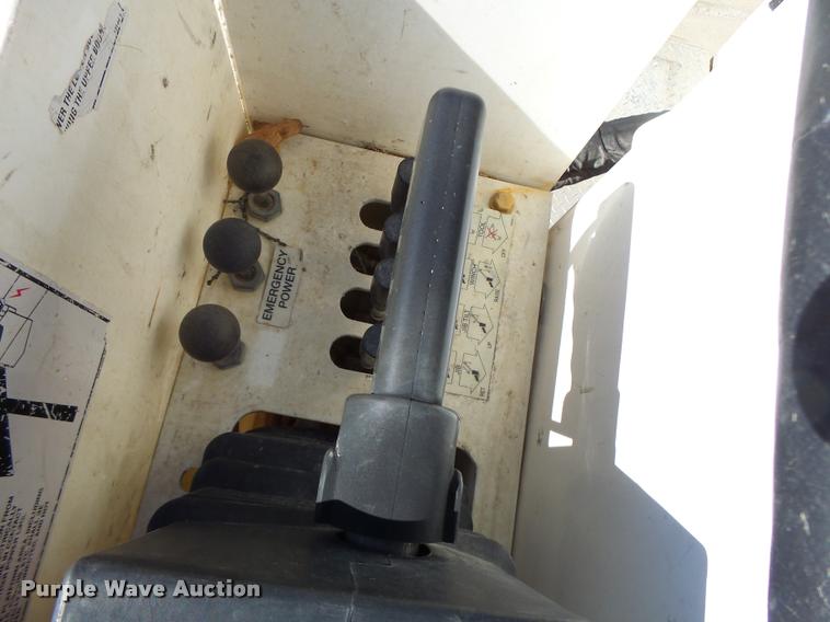 image for item DA3345 2011 Dodge Ram 5500 bucket truck