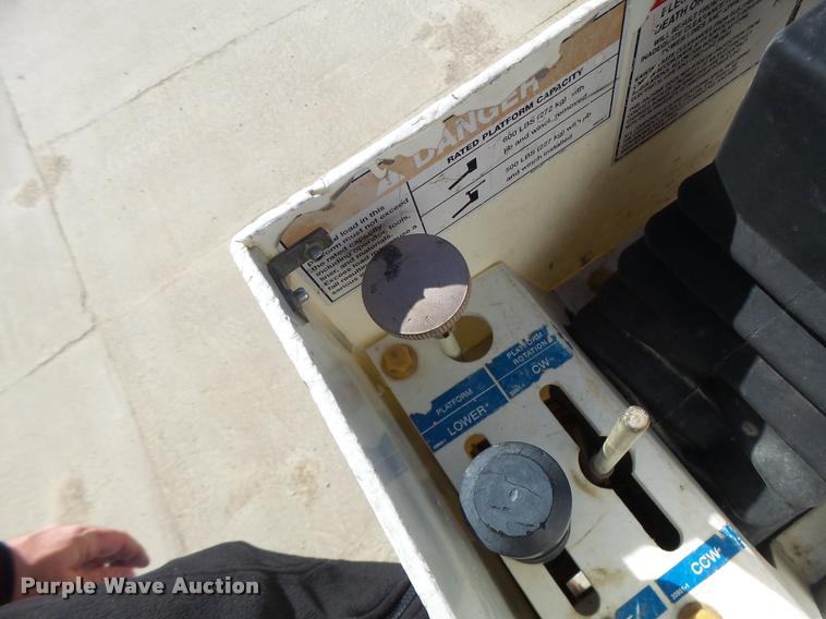 image for item DA3345 2011 Dodge Ram 5500 bucket truck