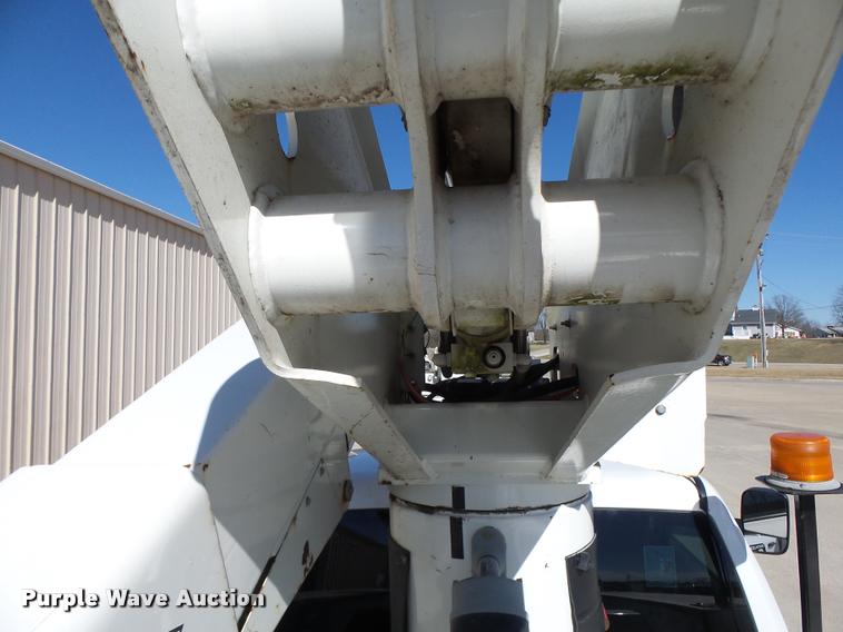 image for item DA3345 2011 Dodge Ram 5500 bucket truck
