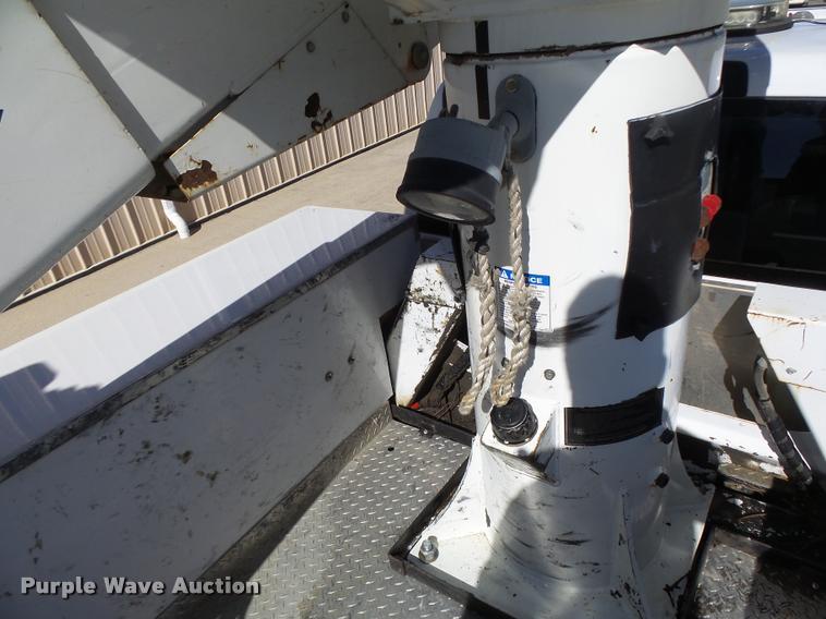 image for item DA3345 2011 Dodge Ram 5500 bucket truck