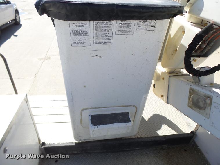 image for item DA3345 2011 Dodge Ram 5500 bucket truck