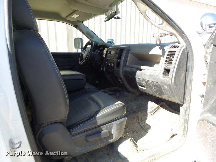 image for item DA3345 2011 Dodge Ram 5500 bucket truck