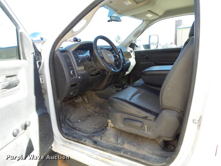 image for item DA3345 2011 Dodge Ram 5500 bucket truck