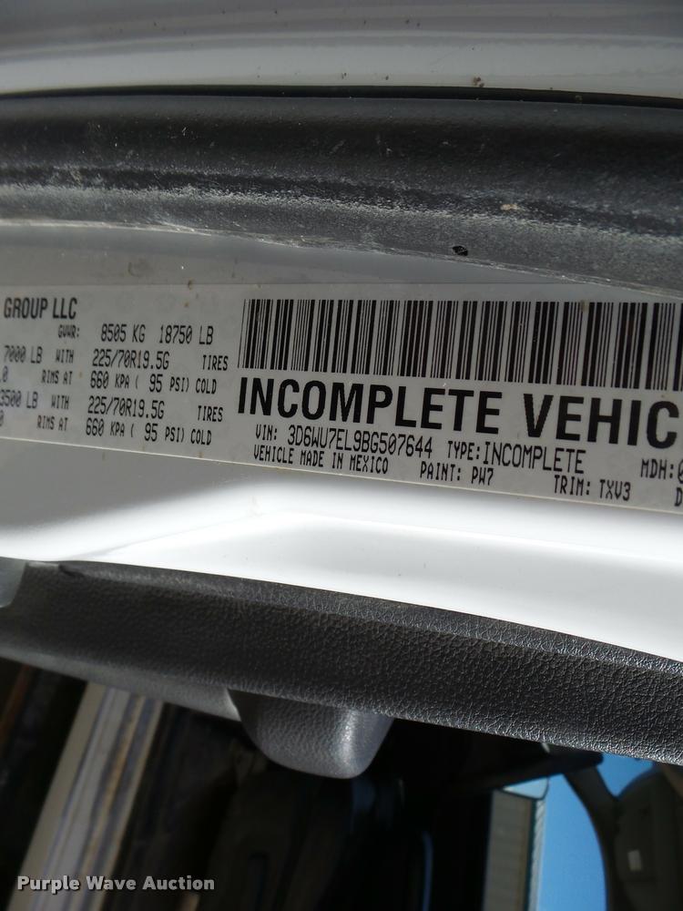 image for item DA3345 2011 Dodge Ram 5500 bucket truck