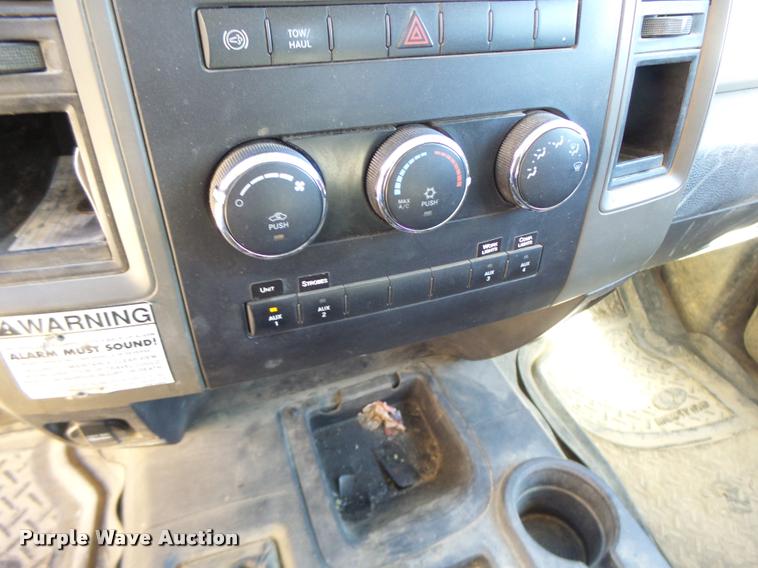 image for item DA3345 2011 Dodge Ram 5500 bucket truck